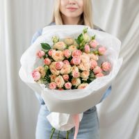 Кустовые розы нежный микс (Кения)