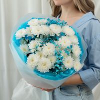 Сборный букет (голобую гипсофила и хризантема)
