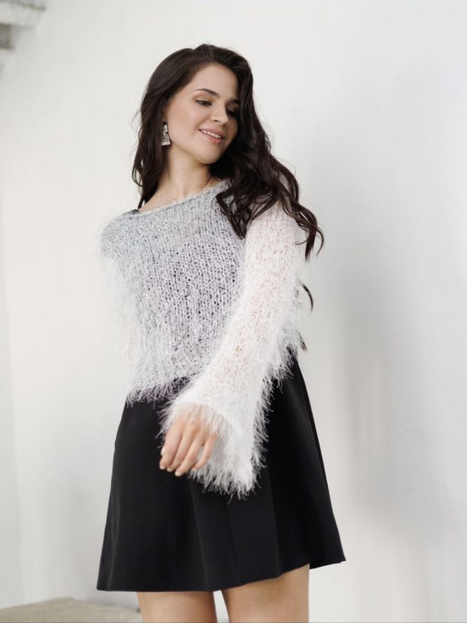 Паутинка пушистая ручной работы