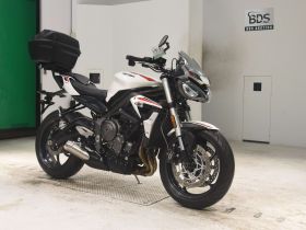 TRIUMPH STREET TRIPLE S