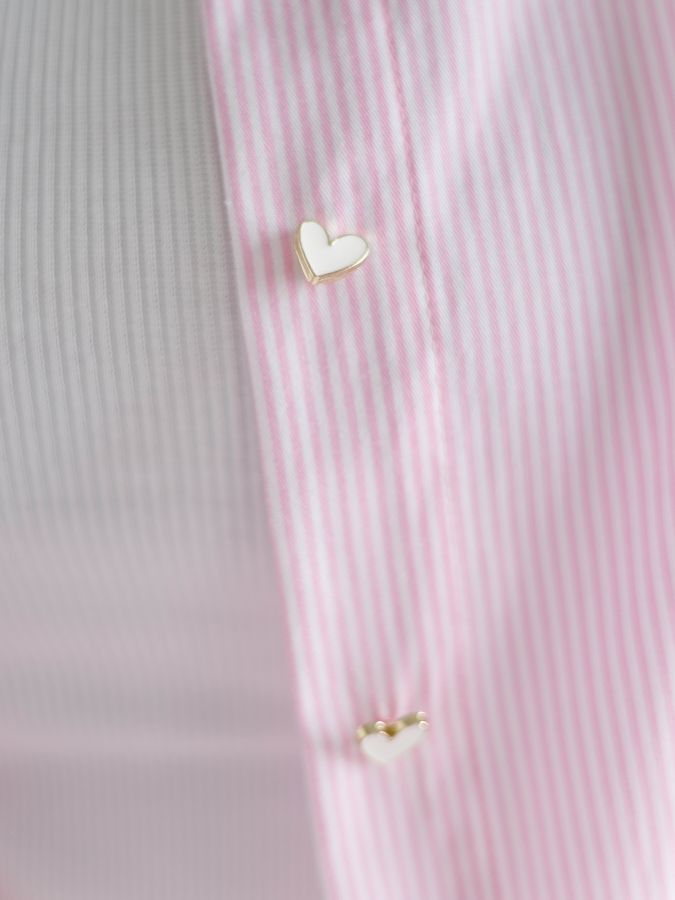 Рубашка розовая в полоску без воротника