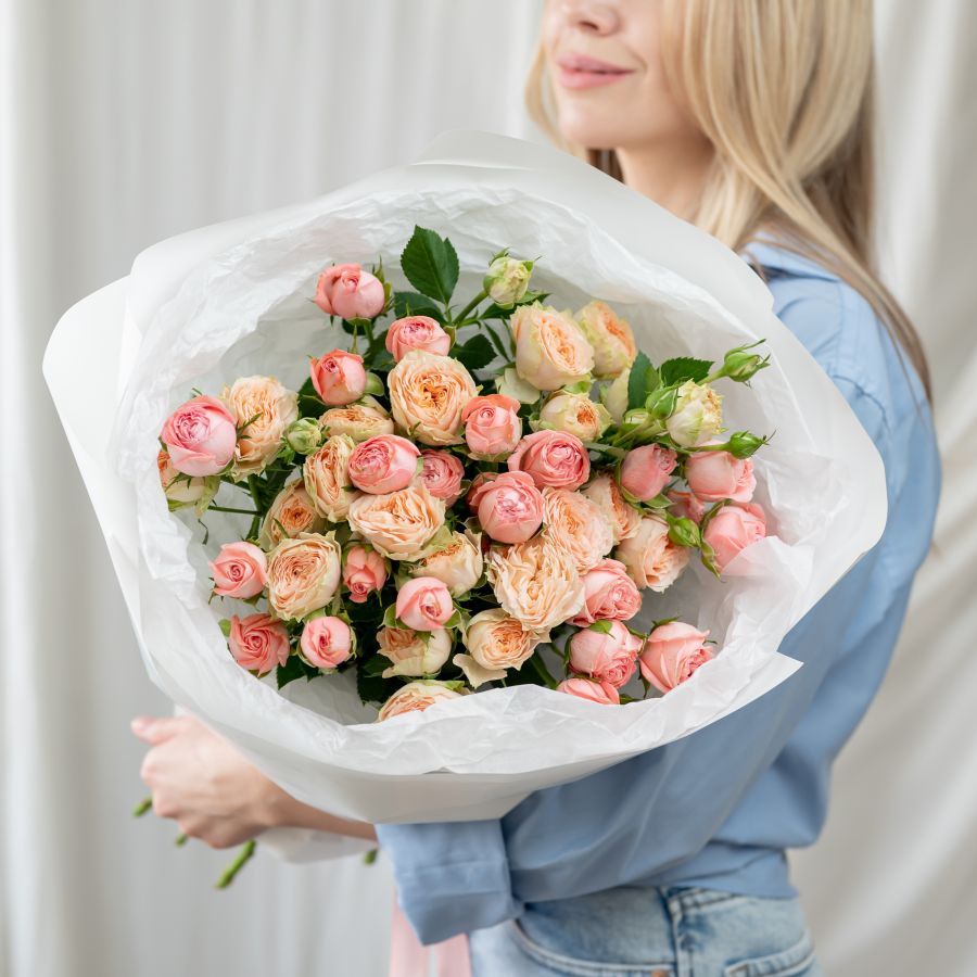 9 кустовых роз