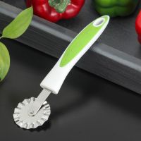 Нож для пиццы и теста Доляна Style, 18 см, ручка soft - touch, МИКС