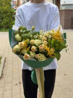Букет с розами и полевыми цветами #1528