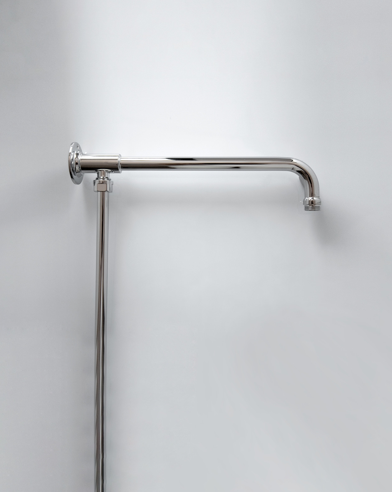 Держатель для верхнего душа Devon&Devon AQ5900/V цена от 28 249 ₽ Фото Держатель для верхнего душа Devon&Devon AQ5900/V