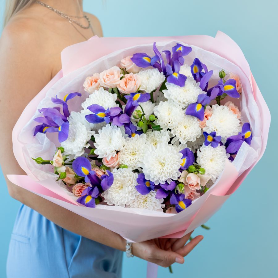 сборный с ирисами