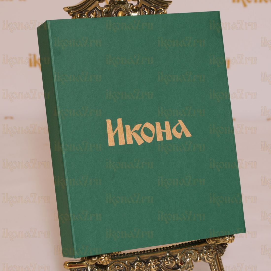 Подарочная коробка зеленая (дизайнерский картон,магнитный замок,золотое тиснение)