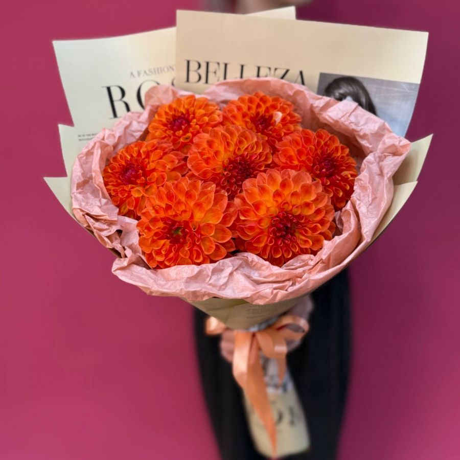 Огненные георгины