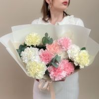 Букет-комплимент из разноцветных диантусов