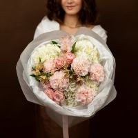 сборный с гортензией 4500р