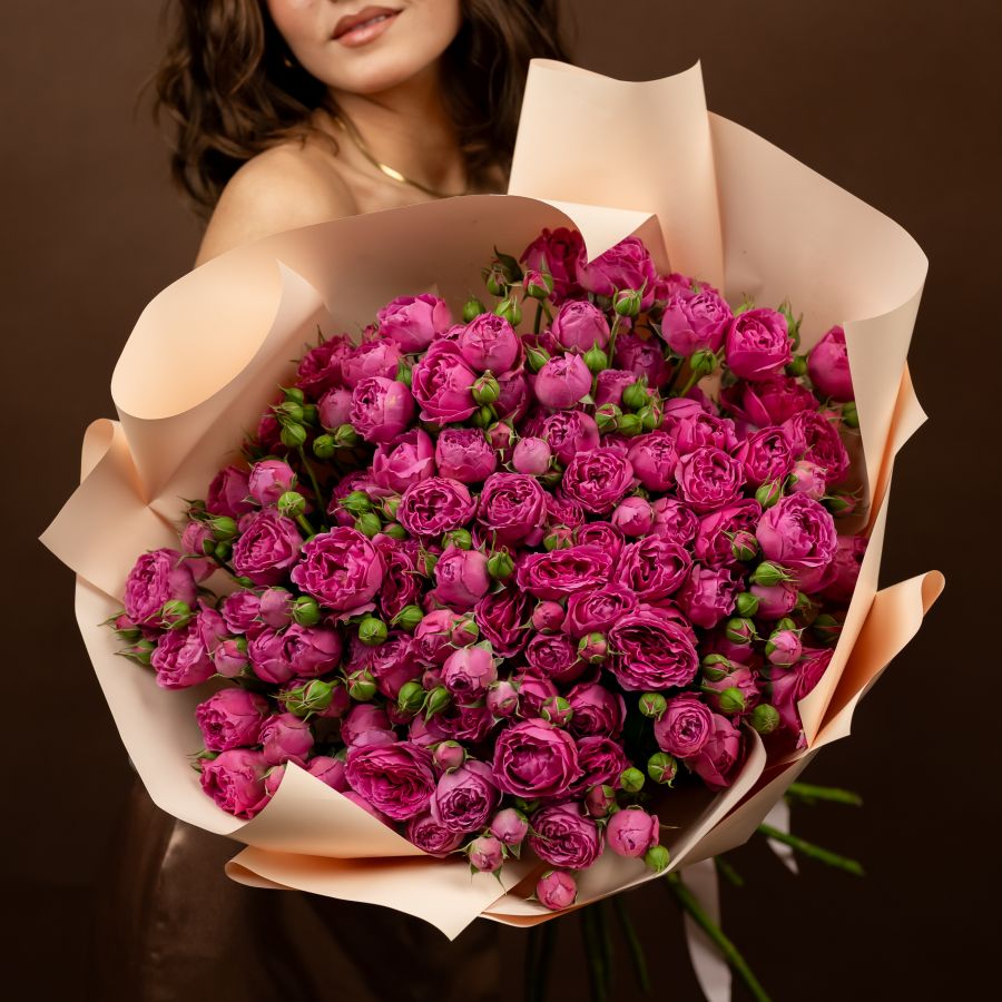 25 кустовых роз сорт Мисти Баблз