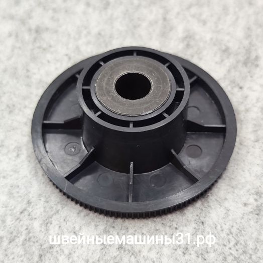 Зубчатое колесо верхнего вала Jaguar 979 и др. Количество зубьев 120; диаметр отверстия под вал 12,8 мм; диаметр зубчатой части 75,7 мм; высота 28 мм.      Цена 480 руб.