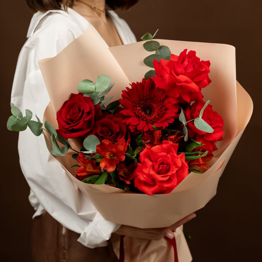 сборный с красной герберой