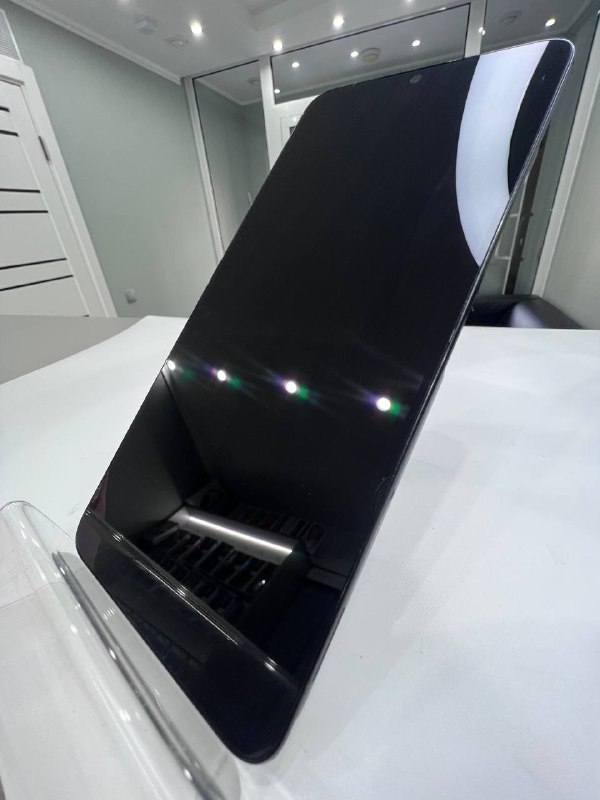 XIAOMI redmi 13C  ДИСПЛЕЙ оригинал в рамке c разбора мелкие царапины