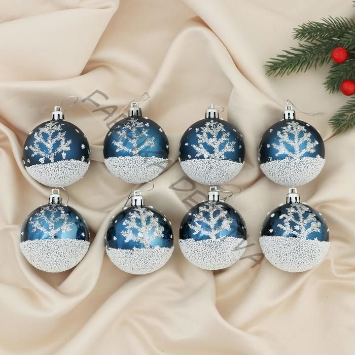 Ёлочные игрушки «Заснеженный лес», шары новогодние, d=6 см, набор 8 шт., сине-белый