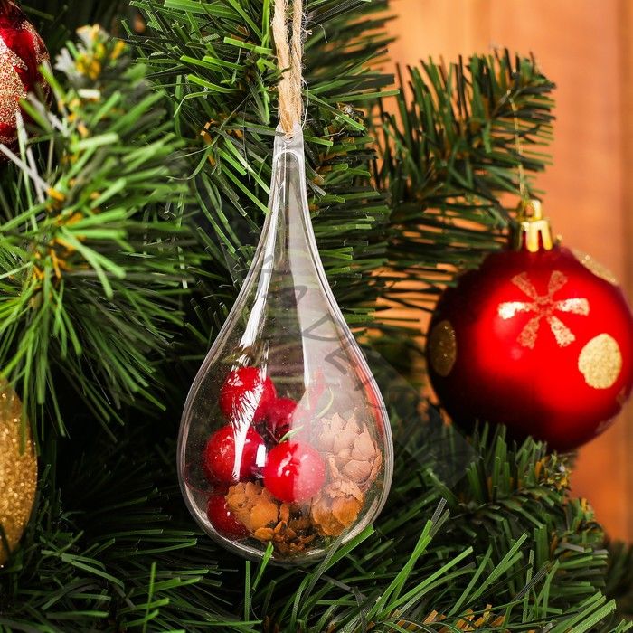 Елочная игрушка с природным декором «Капля с шишками»