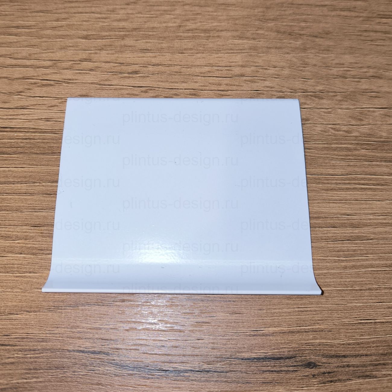 Алюминиевый плинтус ПЛ-60 мм