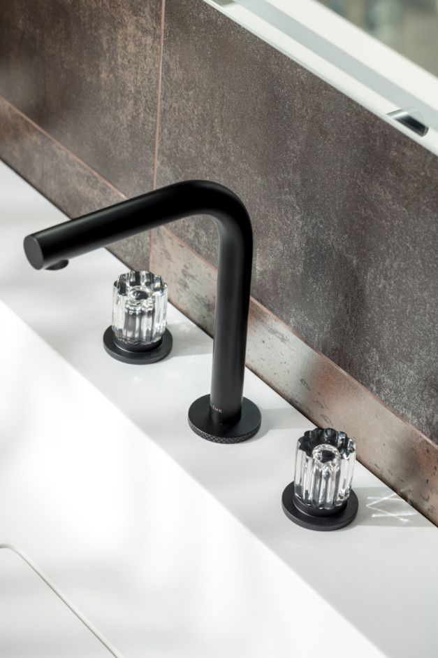 Вентильный смеситель для раковины Boheme Elegante 152 на горизонтальную поверхность ФОТО