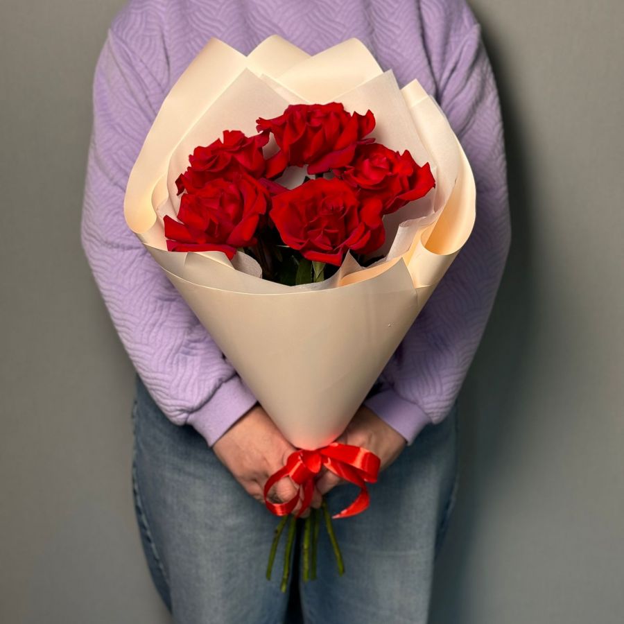 5 французских красных роз