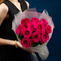 11 розовых роз в упаковке 60см