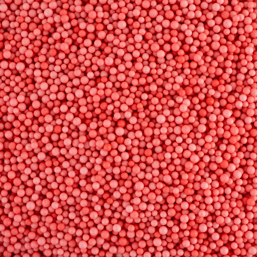 Красные мелкие пенопластовые шарики