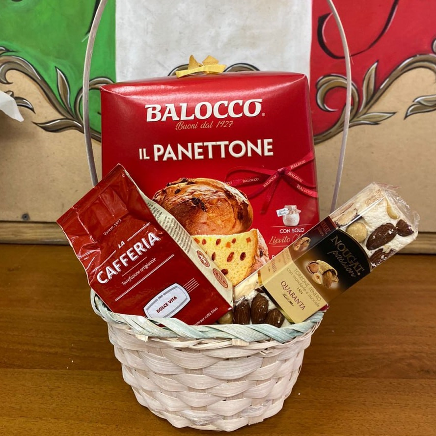 Сладкий корпоративный подарок с панеттоне