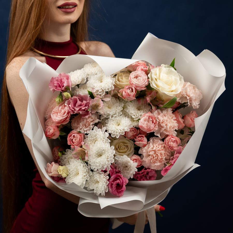 Нежный сборный букет