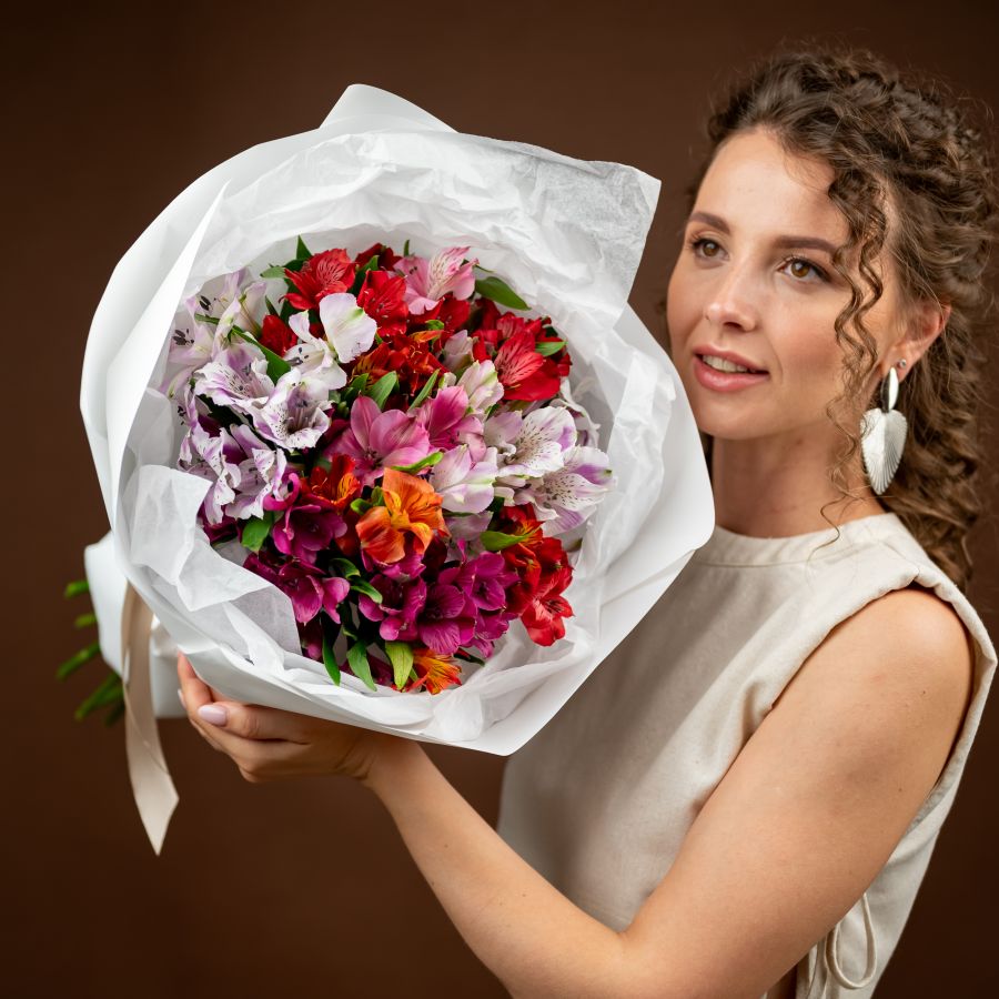 15 альстромерия