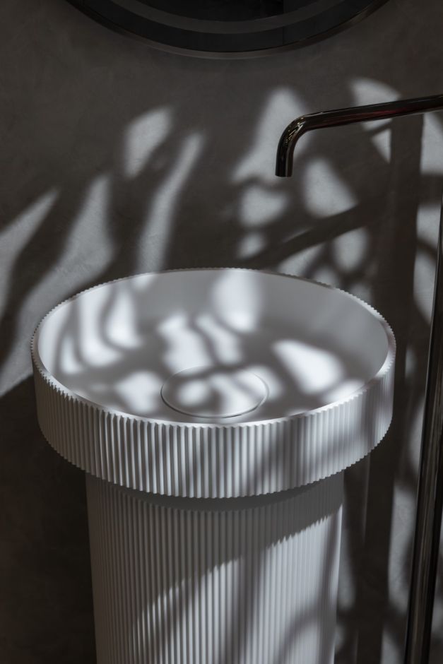 Рифленая апольная раковина Sole Corian 40x13 см, цвет белый матовый ФОТО