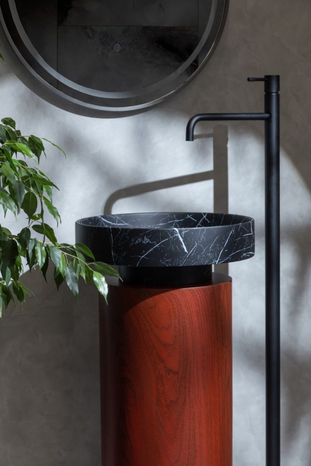 Напольная раковина Sole Corian 40x13 см, мраморная раковина, деревянный пьедестал ФОТО