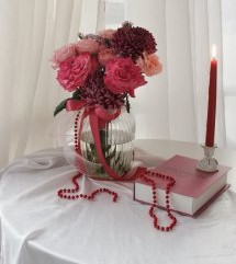 Букет из сезонных цветов в вазе