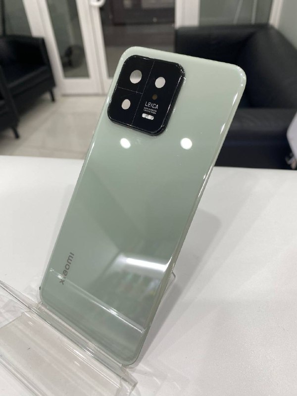 XIAOMI 13 Задняя Крышка зеленая оригинал снятая (крышка идеал, на стекле камеры трещина)