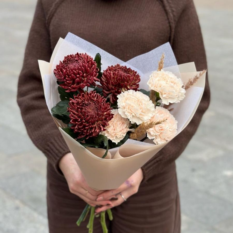 Кашемир: осенний букет из диантусов и хризантем