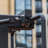 Power-1802 Уличный тренажер Сведение рук стоя с переменной нагрузкой