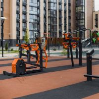 Power-1802 Уличный тренажер Сведение рук стоя с переменной нагрузкой