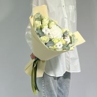 Светлый букет с хризантемой и хлопком #9825