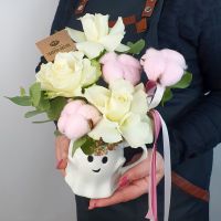 Композиция на Хэллуин в тематической кружке