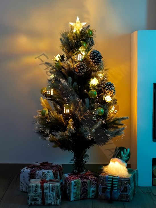 Ёлка светодиодная «Пушистая» 120 см, диаметр нижнего яруса 70 см, 100 веток, 8 режимов, свечение тёплое белое