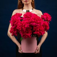 15 французских роз в шляпной коробке (сорт Пинк Флойд)