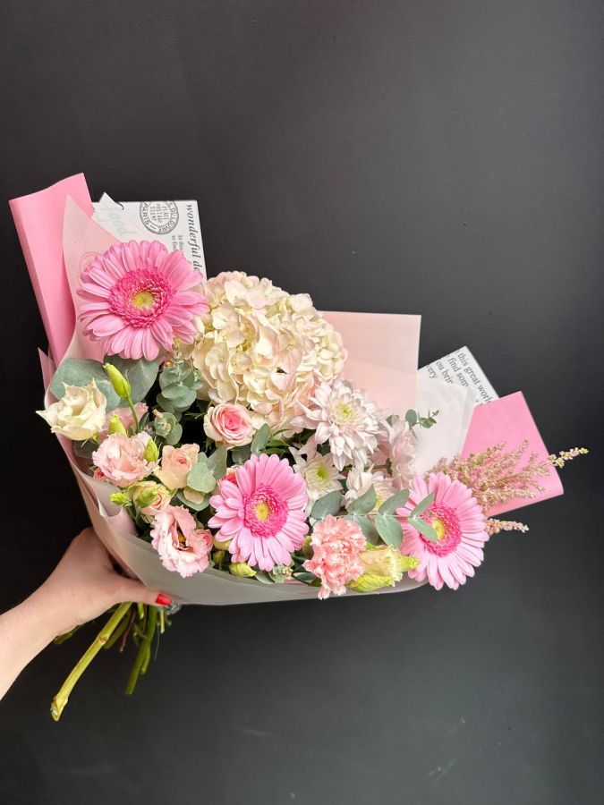 Букет "Дива" с герберами, гортензией и эустомой