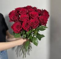 Букет 17 красных эквадорских роз 60см