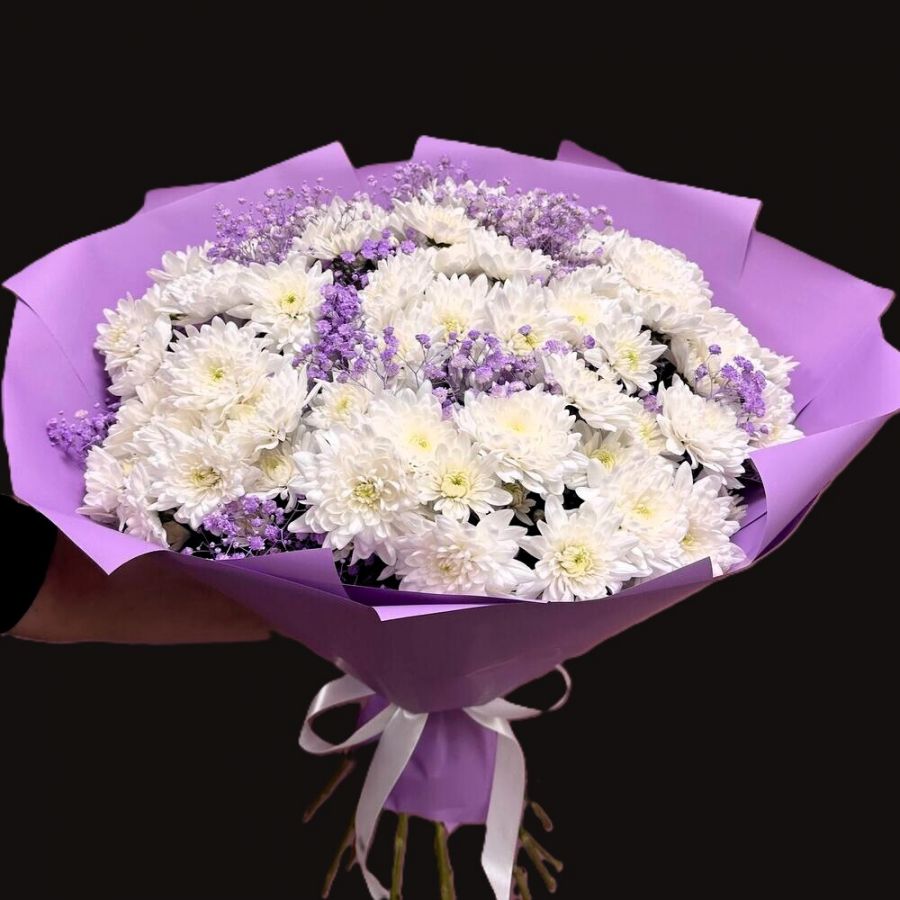 Букет с хризантемой и гипсофилой "Первые чувства"