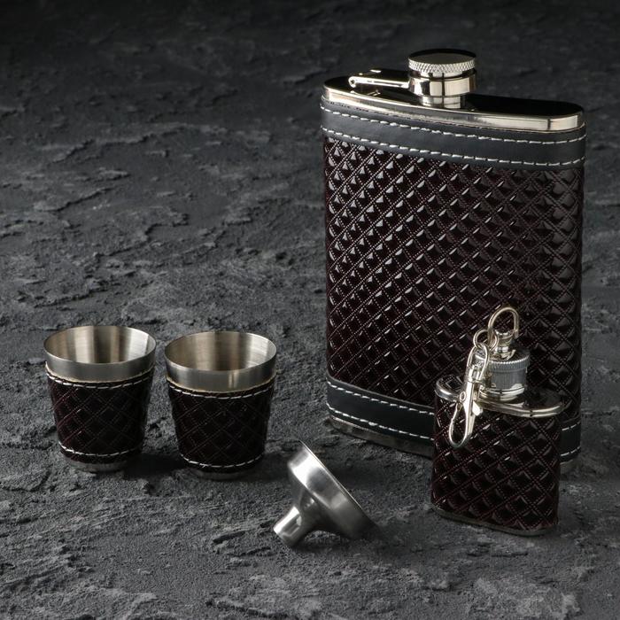 Подарочный набор 5 в 1, фляжка 240 мл, фляжка на брелоке 30 мл, воронка, 2 рюмки, фиолетовый