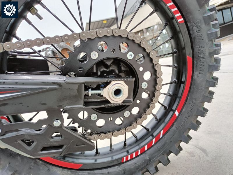 Заднее колесо и ведомая звезда