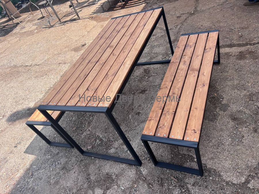 Лавка металлическая с деревянным сиденьем 147×40×40 см — каркас сталь, планкен хвойный, цвет тик