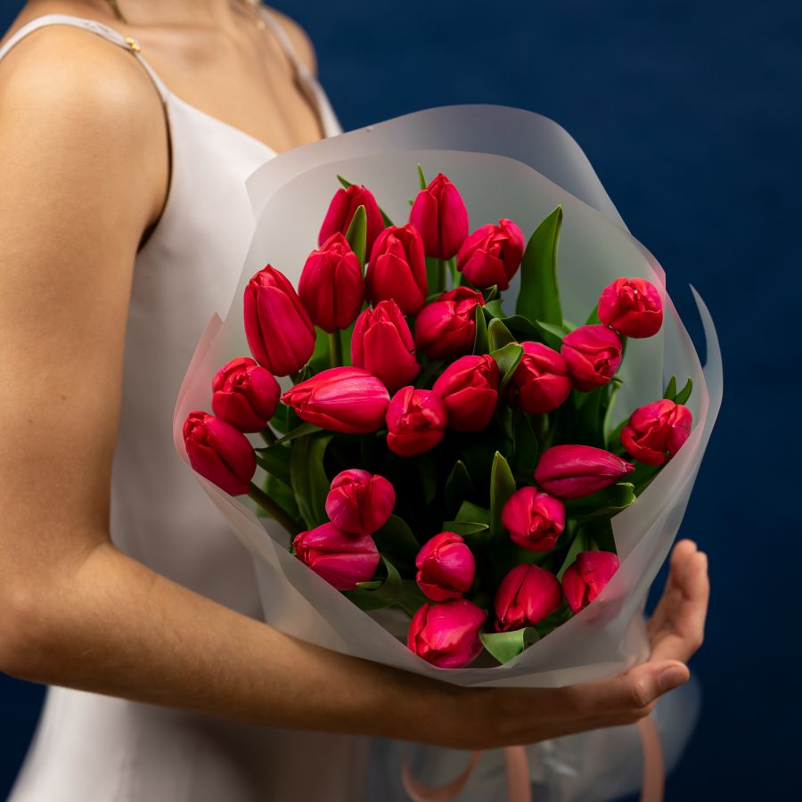 25 розовых тюльпанов