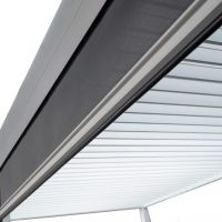 Защитный экран от ветра и солнца (электропривод)