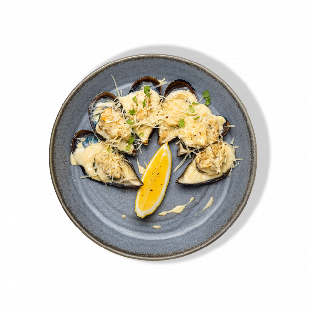 Крупные мясистые мидии в сливочном соусе