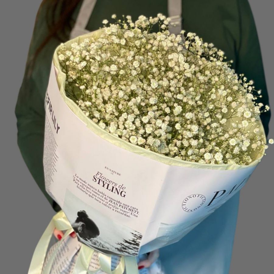 Белая гипсофила в оформлении