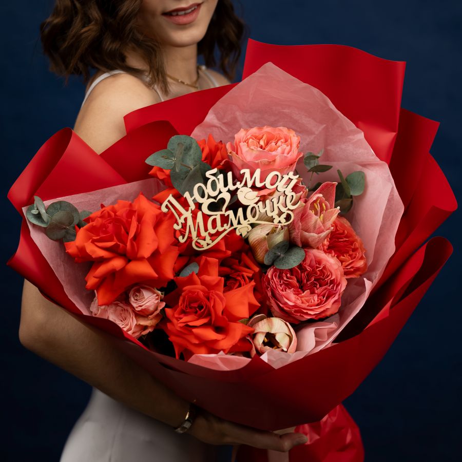 Букет с розами и амариллисами